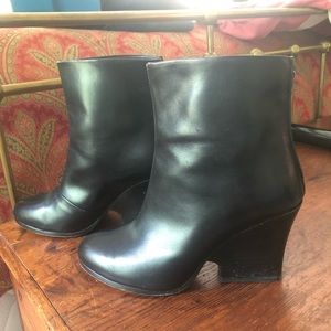 GUC black leather Rag & Bone boots